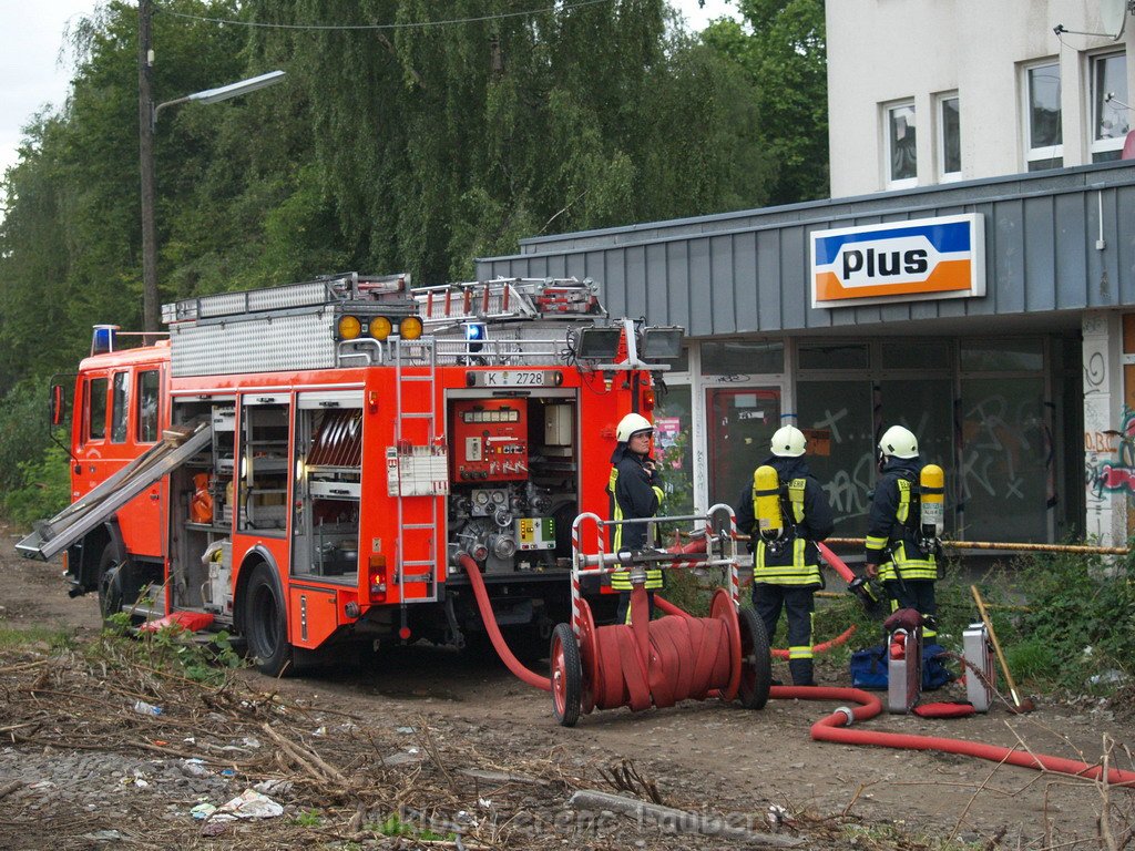 Brand Koeln Muelheim Berlinerstr Tiefgarage oder Keller   P10.JPG